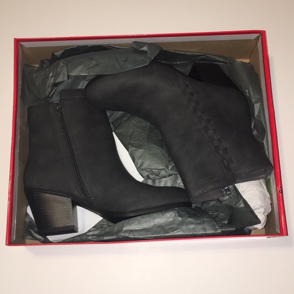 *SALE* Aerosoles Vitality Booties Grey - Picture 4 of 4